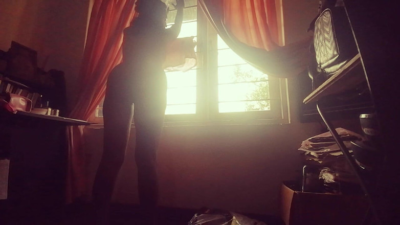 Tina Baby: Seksowna macocha Tina ubiera się za pasierba