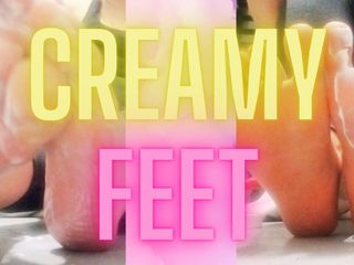Monica Nylon: Creamy Feet