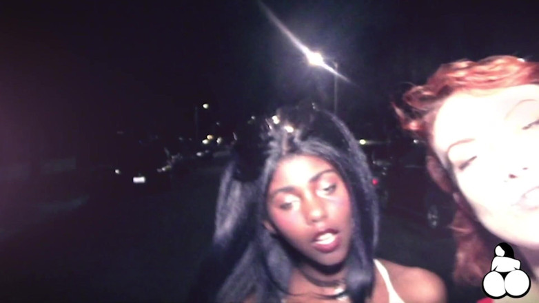 WhOOtylicious: Threesome antar ras dengan gadis twerking