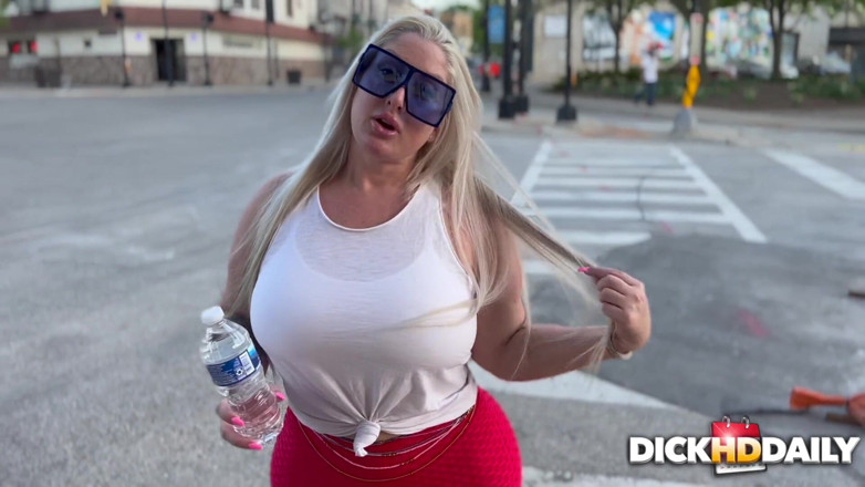 DICKHDDAILY: Off Site Lunch: Mz Dani