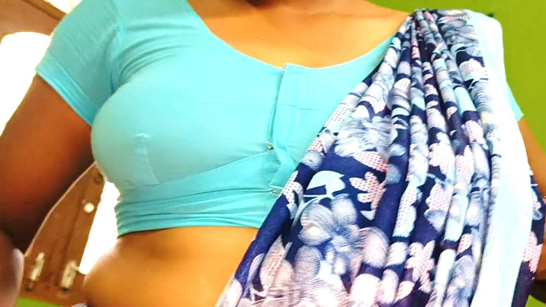 Ammukutty88: Ammu dopo il cambio del vestito sessuale mostra figa e...