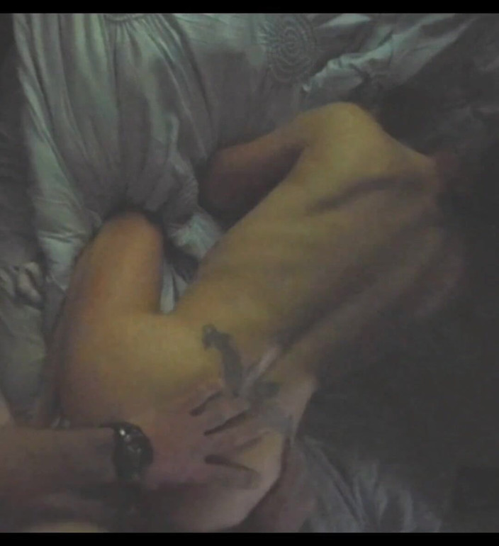 Pussy hound: Del 2 hennes röv är galen