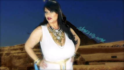 Samantha 38G: shaktishaali raani Cleo