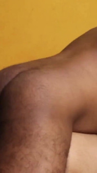 Pantat bahenol tante seksi ini dientot habis-habisan sampai mengerang keenakan