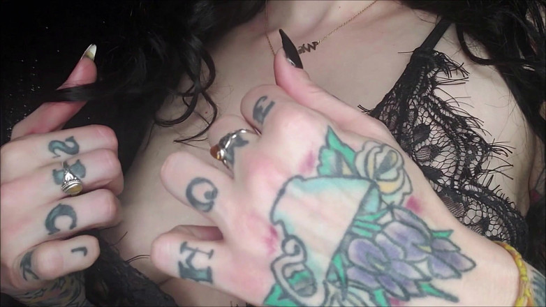 Miss Morticia: 내 미녀는 너의 저주