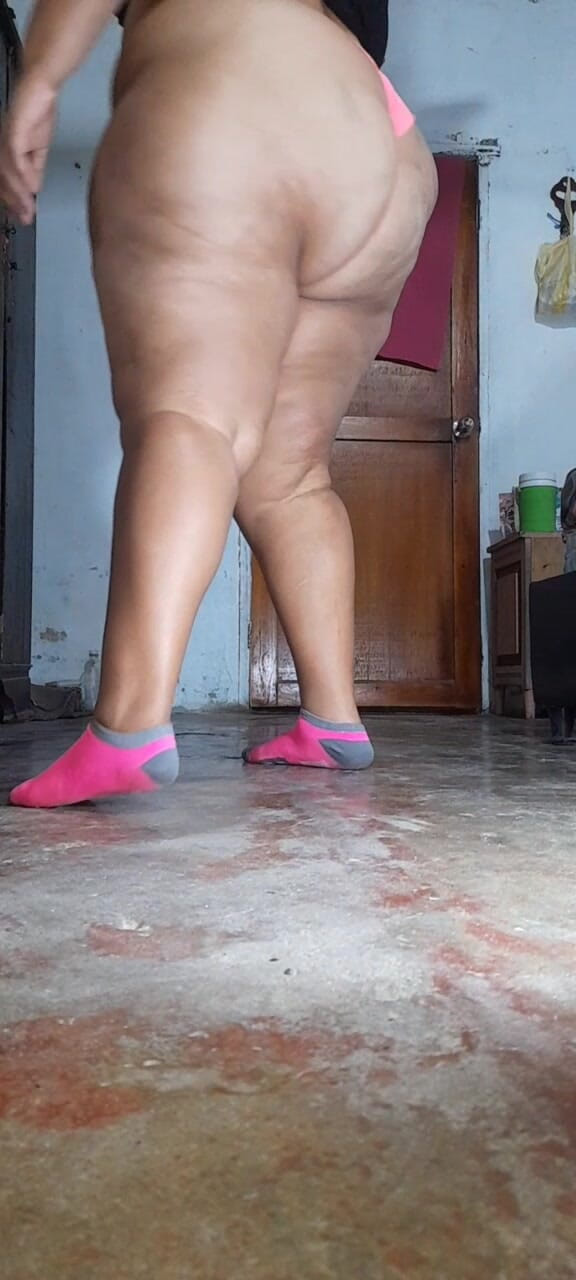 Gordita Culo Rico: 他把我朝相机打屁股，让我的大屁股颤抖