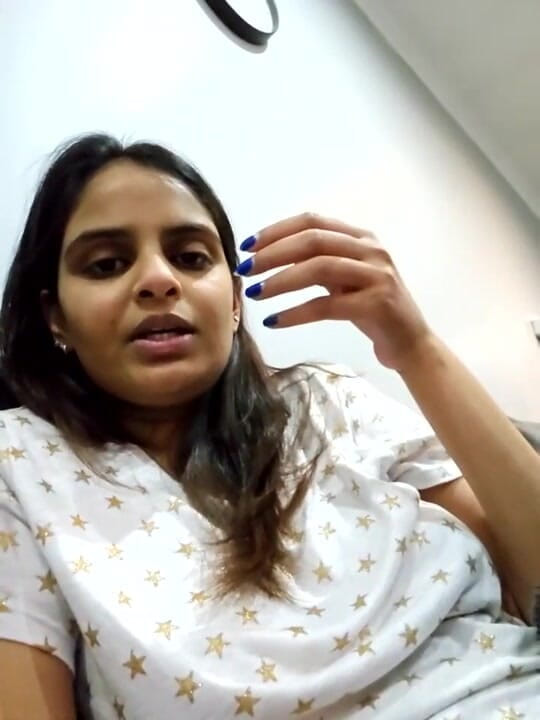 Treblsex: Gadis India mandi sambil ngomong bugil