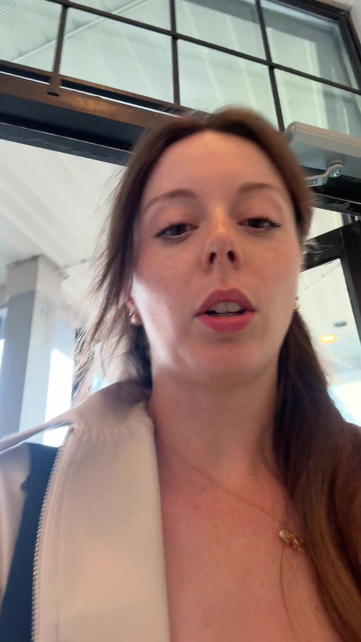 Nadia Foxx: Vlog seks! Belanja bareng aku untuk muasin memekku pakai mainan...