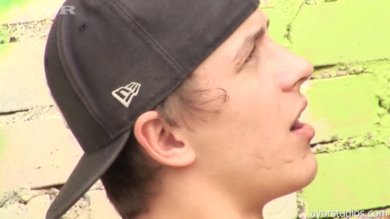 AYOR studios: Sprayer Jay se folla a su amigo