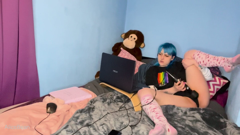 Alice Bean: Watching Your Girlfriend Masturbate