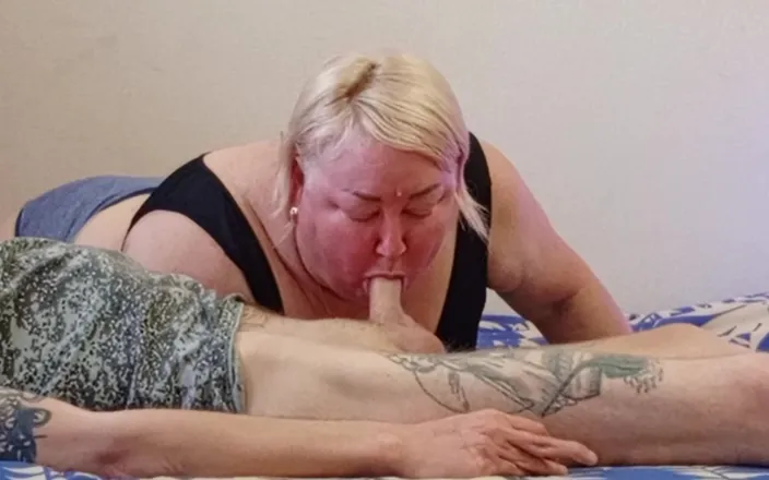 Zona901: Stepmom Sucks My Dick Until I Cum in Her Mouth...