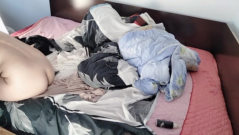 Mirsur: Amatérská manželka prstí kundičku má orgasmus. Latina Chlupatá kundička, Velká...