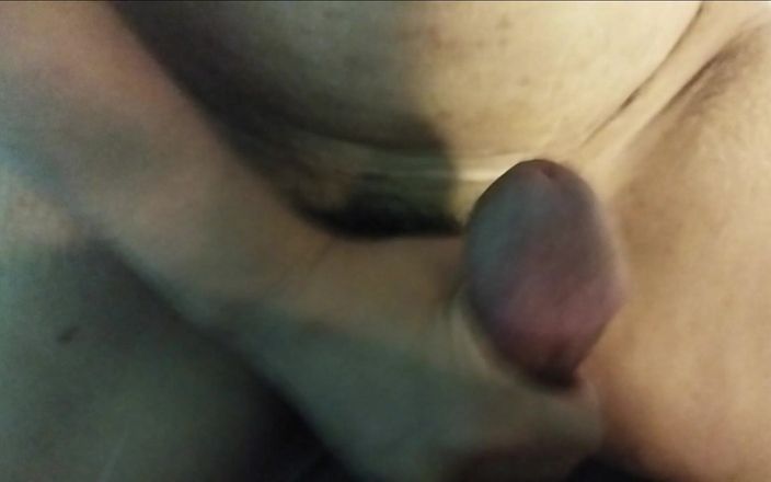 Lovely hairy pussy: Handjob and Cumshot on Hairy Pussy Masseuse