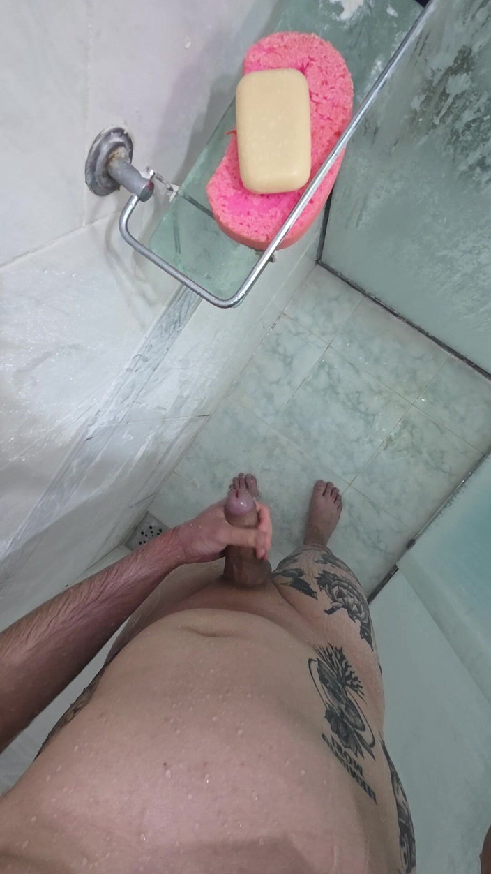 Lkdick8: Мастурбировать в душ