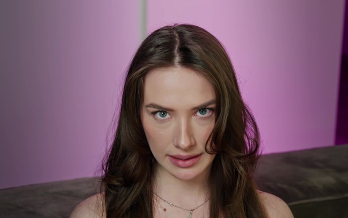 Queen of TITS: Padrona sexy in abito trasparente e mutandine bagnate! Dominazione dura...