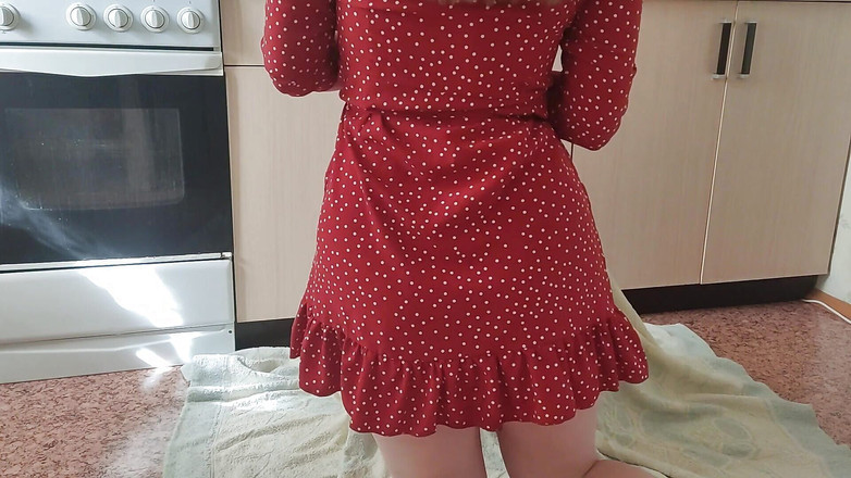 Lizaveta: Mrdka vytéká ze zadku (anální creampie) 1