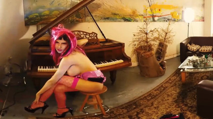 Leon Lambert Girls Twerk Parties CFNM: My college girlfriend big tits Flo visits my art studio...