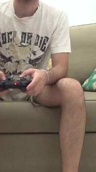 Tarian nympho pamela sanchez reggaeton pacarnya yang lagi asik main playstation dientot habis-habisan