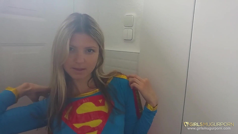Mugur's World: La superdonna dai seni piccoli Gina Gerson deve salvare Mugur