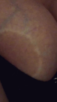 Amordaçado amarrado, ele me fode como uma prostituta oferecida esguicha no meu rosto e peitos como uma bolas de puta vazias para gozar francês