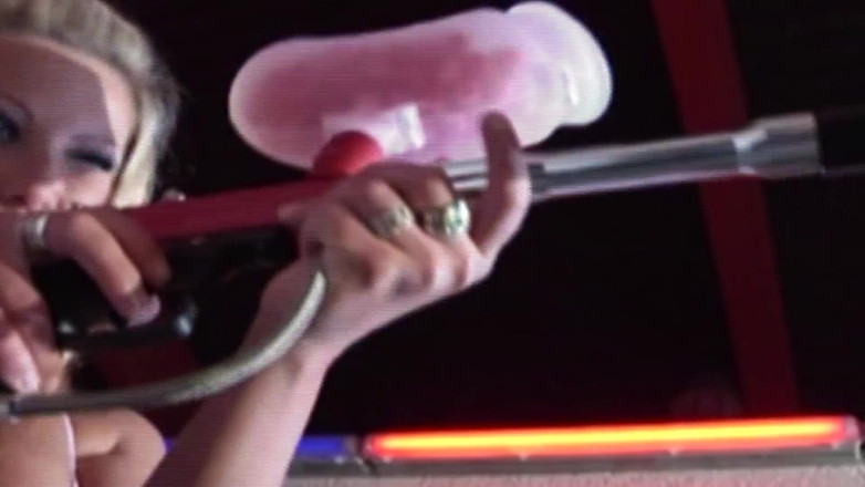 German's Old Chicks: MILF dari Jerman dikongkek tetek dan mukanya diliputi air mani