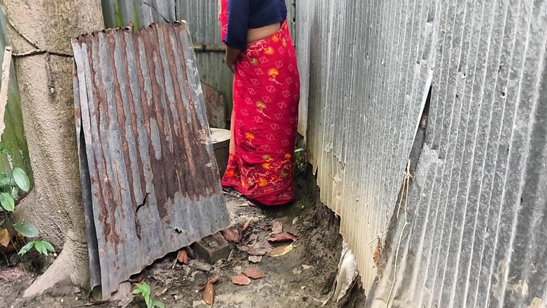 SAFI TV: Jag ser min styvmor gå in i badrummet, jag gick...