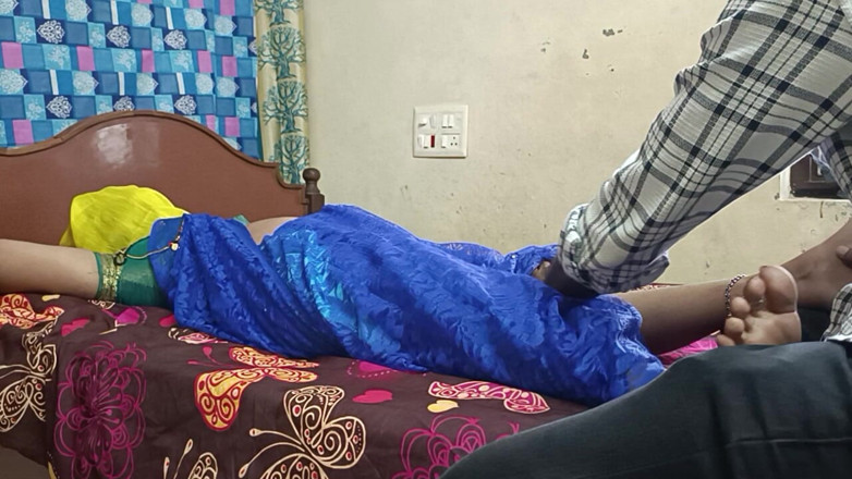 Desigirlsiri: सौतेली मम्मी और सौतेला बेटा पैर की मालिश जो बहुत दूर चली गई