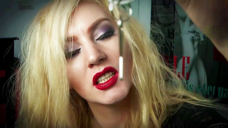 Goddess Celine: Гарячі ігри з маніпулюванням