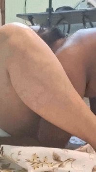 Seksowna milf zdesperowana dla hardcorowego seksu