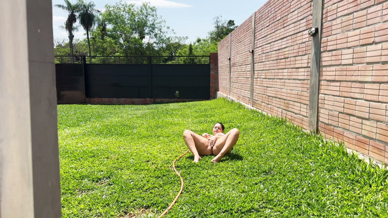 Sashasweet: I Shower in My Stepfather's Garden