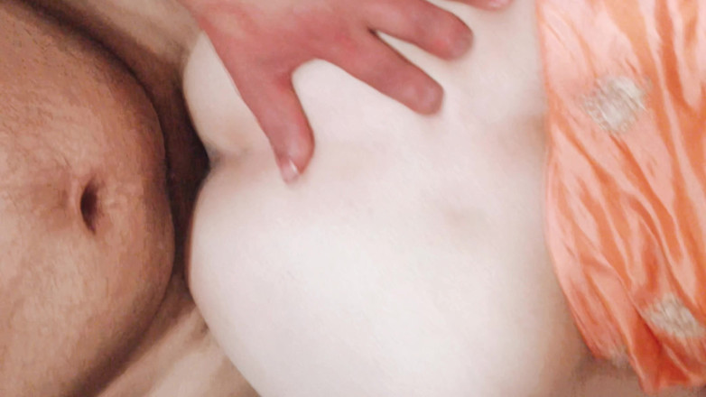 Abcdmasti: Дал момент сводным брату на Holi