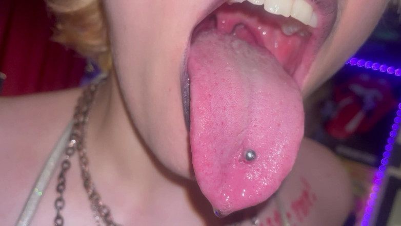 Glitterqueen1999: mauth toor jaahil larki uvula tonsils danton ki jibh