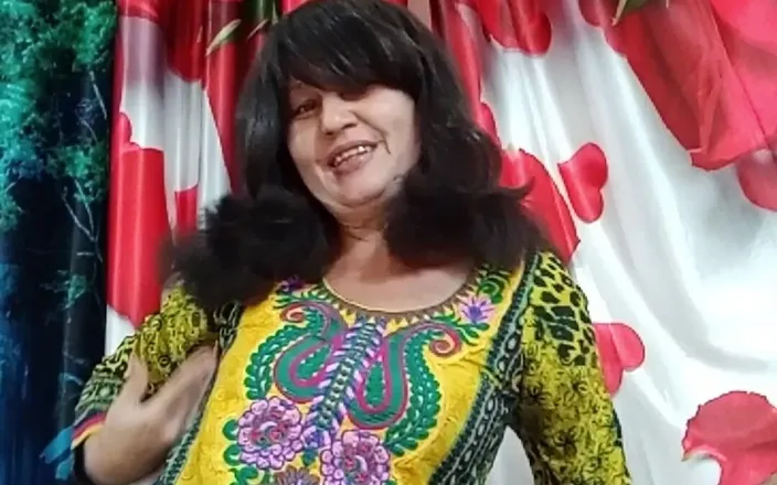 Bolly Karma: Shameless Breathtaking Handjob and Blowjob Close up