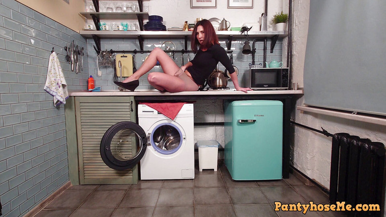 Pantyhose me porn videos: Marina flashing her pussy and ass in pantyhose