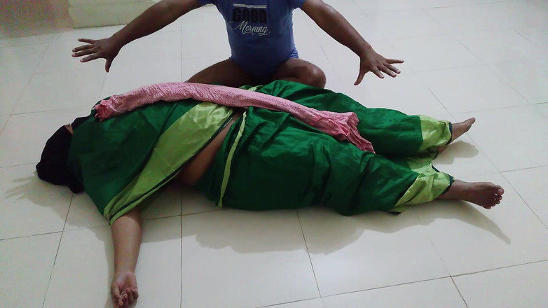 Aria Mia: Desi Moti Gand Wali Saas Ko Damad Ne Hat Bandkar...