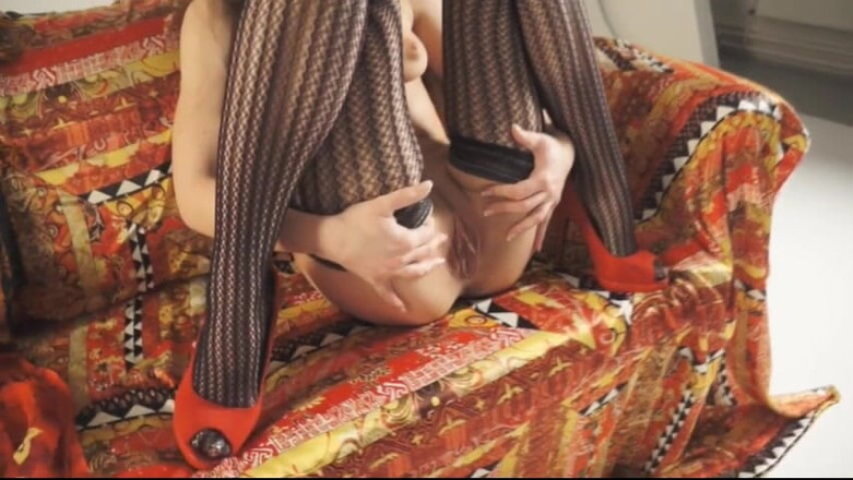 Watch4beauty: Barevný gauč