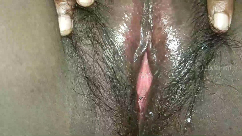 Luxmi Wife: Une femme jouit de sa chatte - 8