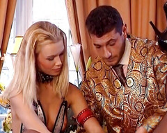Deutsche XXX Filme: Tiga zakar keras dan tiga wanita Jerman yang cantik berseronok...