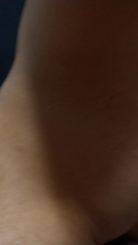 Meu meio-irmão adora chupar minha bunda grande e foder com força quando nossos padrastos não estão por perto.