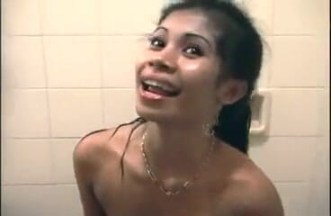 Perfect Porno: Pembantu rumah remaja Filipina dikongkek keras dalam pepek kecilnya