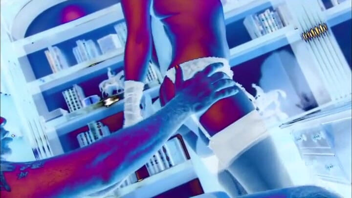 CBD Media: Jugoso coño de rubia hermosa bibliotecaria es lamida y follada...