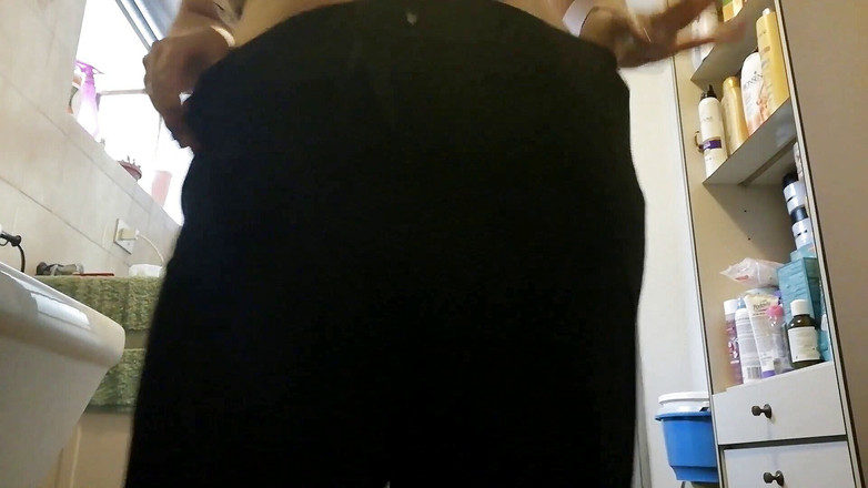 Nicoletta Embassi: Tabu rollspel i badrummet med styvmamma