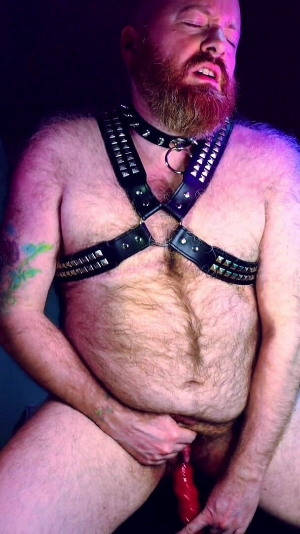 RonBeastlyFTM: FTM / un homme trans se branle et squirte dans un...