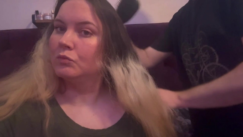 MissFFW: 내 긴 자연머리를 브러시로 닦는 새싹 따먹기