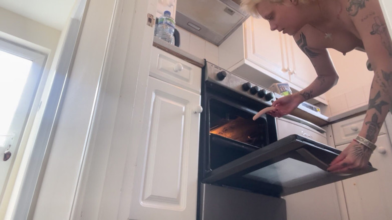 Glitterqueen1999: Schnell kochen und essen ihrer kleinen schwanz-vorarephilie