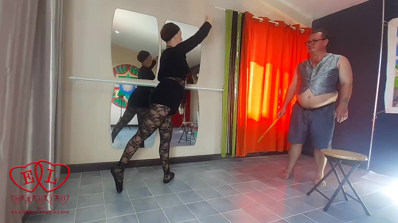 Strange stepfamily: Spank ballerina's ass. Punish a bad dancer (Regina Noir). The teacher...
