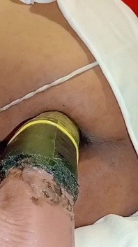 Sempre que engulo todo esse brinquedo, tudo fica dolorido no bumbum!!!!