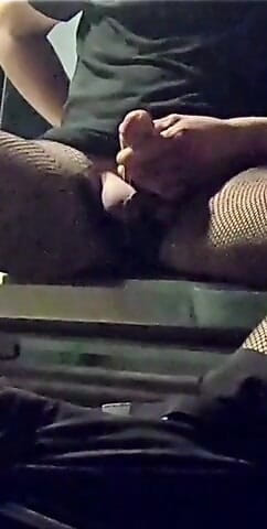 TONY PANTOJA: Stația de autobuz Nu-mi poate opri ejacularea.
