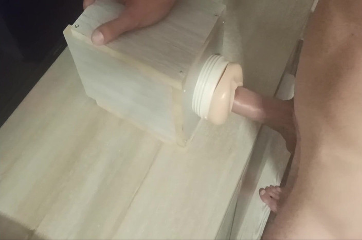 HDBCock: 私のfleshlightを荒々しくクソ。ハンズフリーザーメン