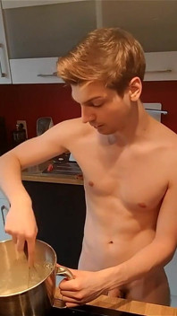 The Naked Kitchen: Pancake Challenge Bare Cooking